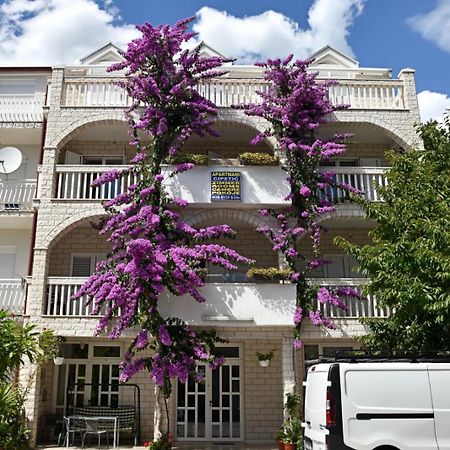 Apartments Cipetic คาชเตลา ภายนอก รูปภาพ