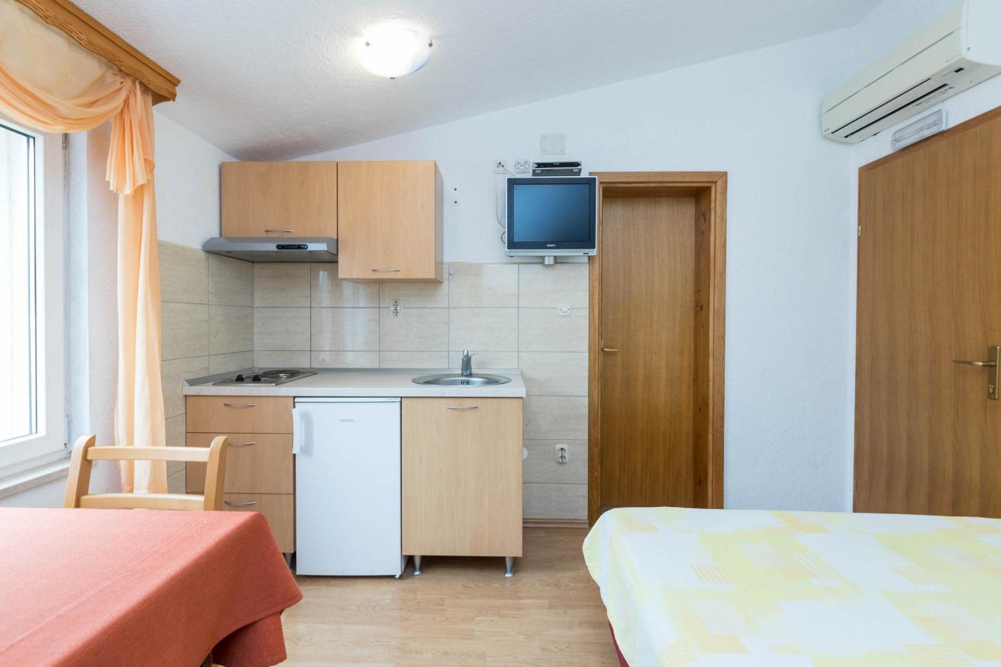 Apartments Cipetic คาชเตลา ภายนอก รูปภาพ
