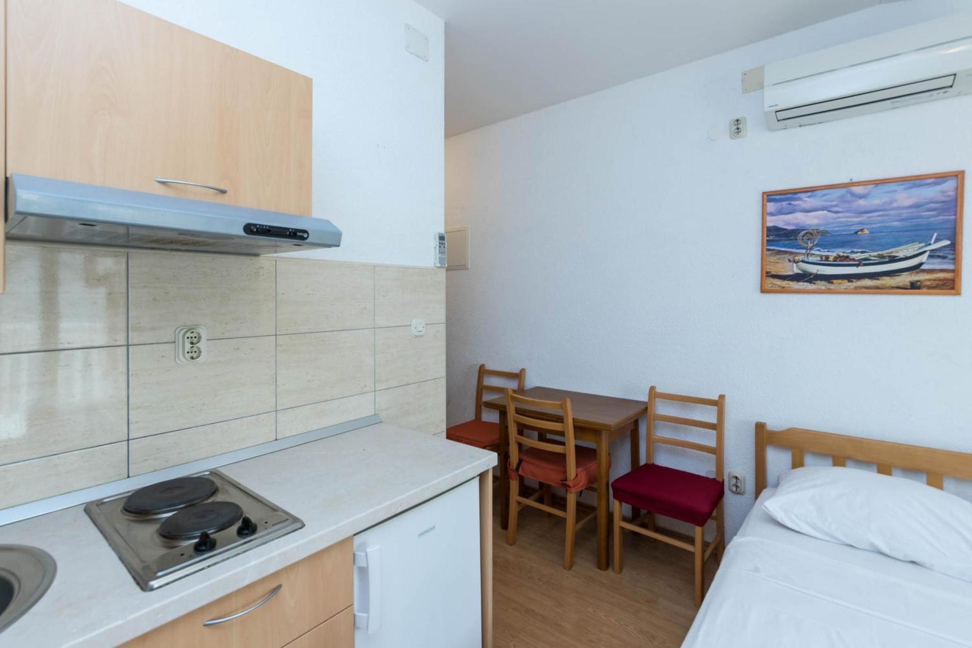 Apartments Cipetic คาชเตลา ภายนอก รูปภาพ