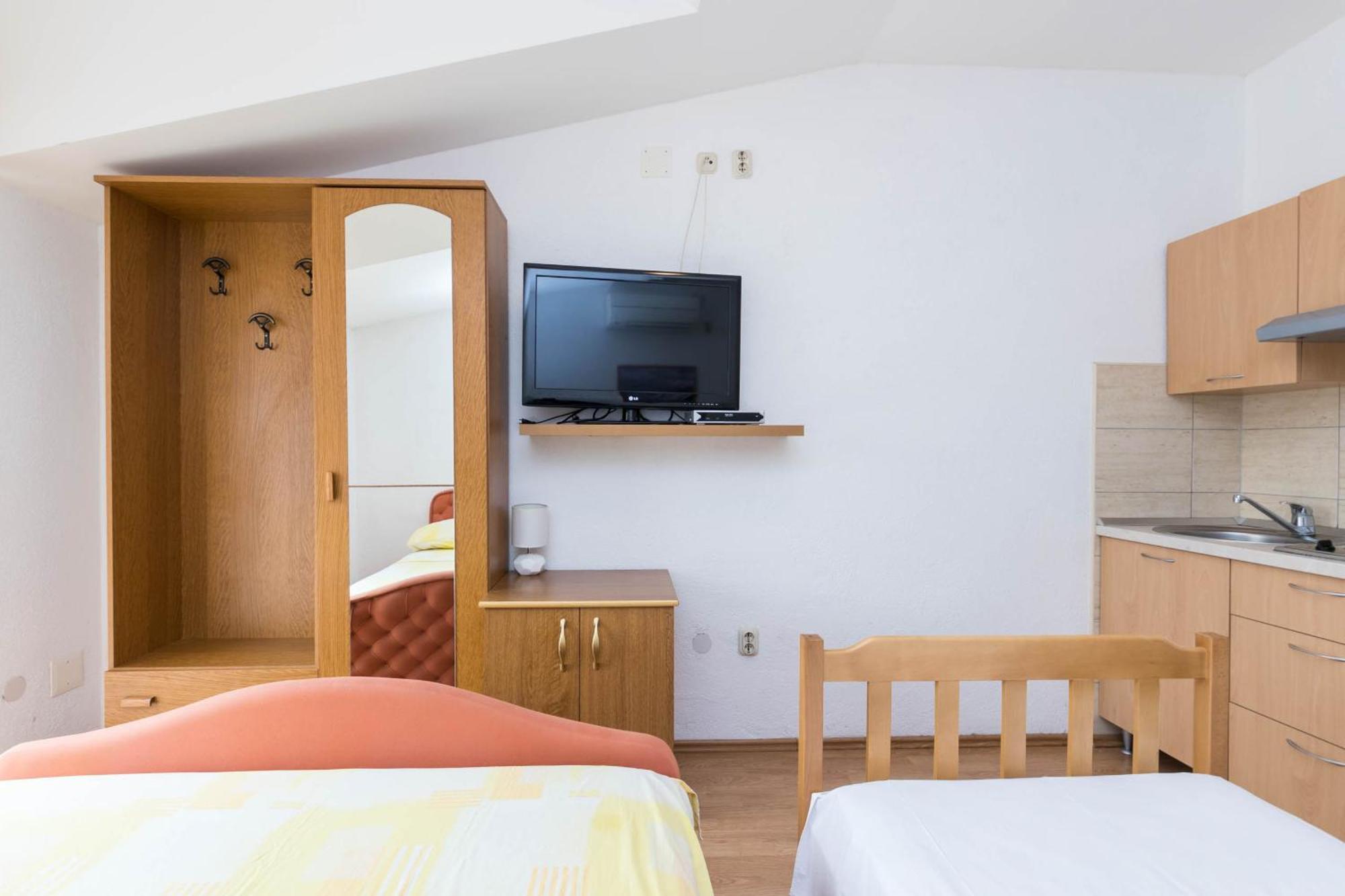 Apartments Cipetic คาชเตลา ภายนอก รูปภาพ