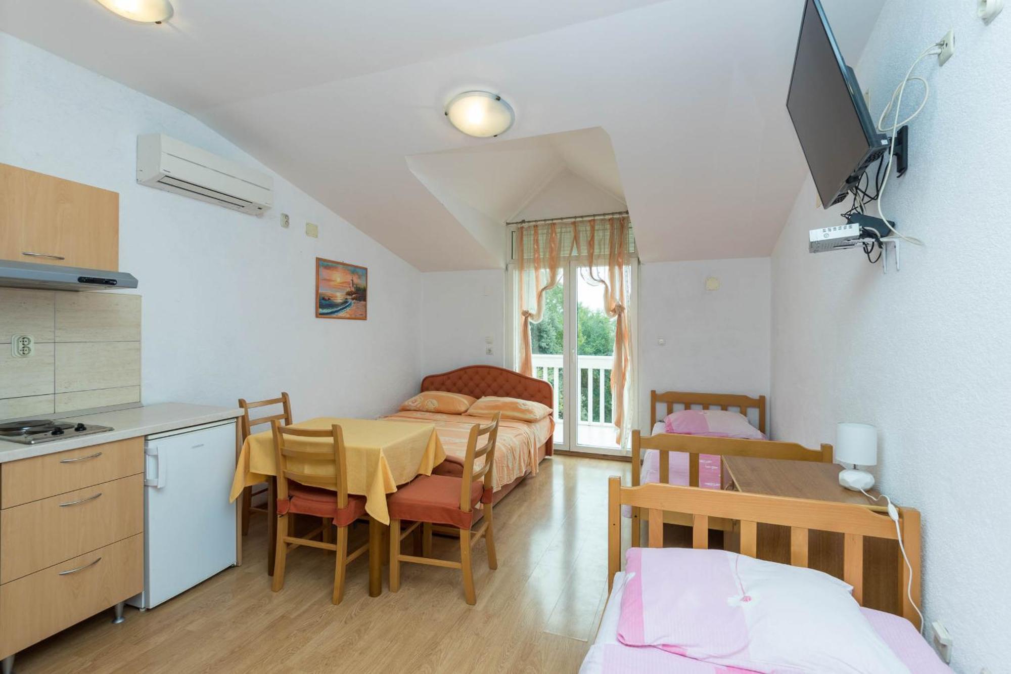 Apartments Cipetic คาชเตลา ภายนอก รูปภาพ