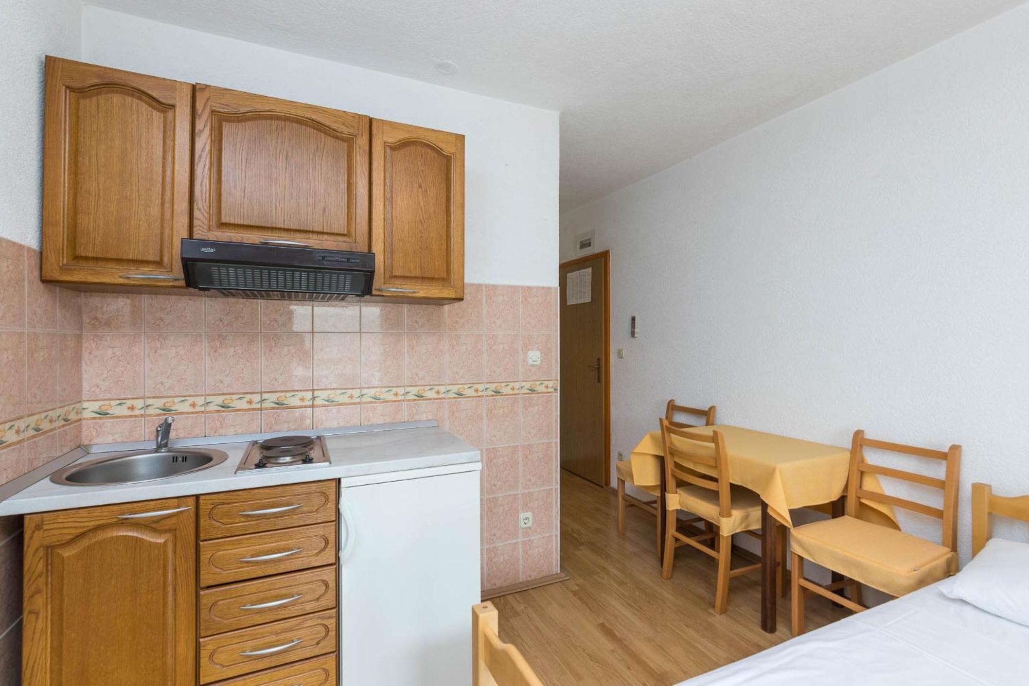Apartments Cipetic คาชเตลา ภายนอก รูปภาพ